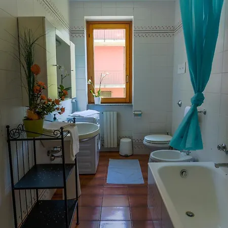 דירה Gisazio Sleeps 4 *