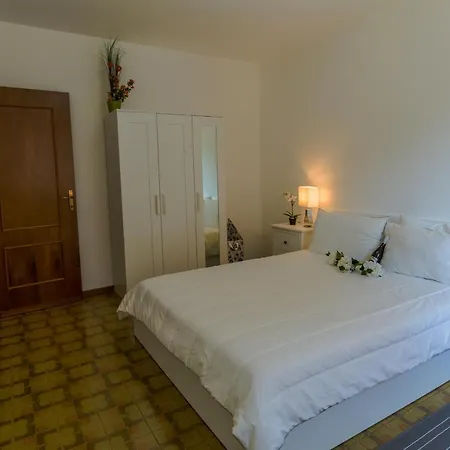 Gisazio Sleeps 4 Daire